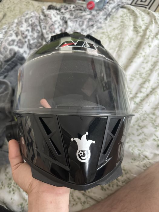 Продам шлем м размер с гарнитурой