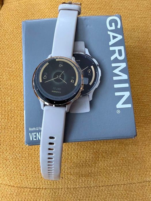 Часовник Garmin Venu 3s