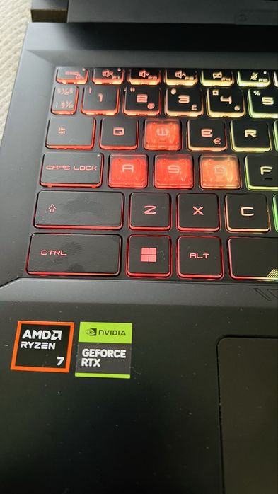 Laptop gaming MSI Katana A15 B8VF