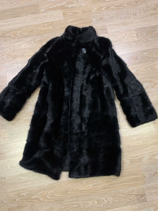 Продам женскую шубу