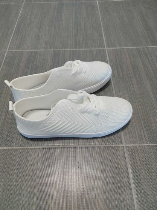 Дамски летни обувки - нови!!