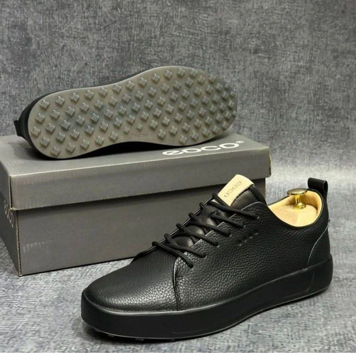 ECCO крассовки натуралный кожа