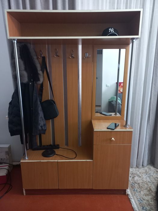 Продаётся прихожка