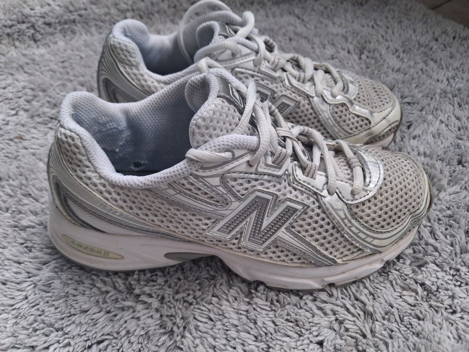 NEW  BALANCE маратонки , номер 35