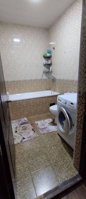 Срочно корасу 6 да 1 хонали квартира сотилади