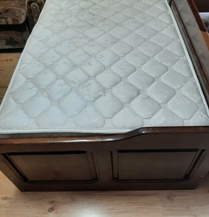 Единично легло от масивна  дървесина + матрак