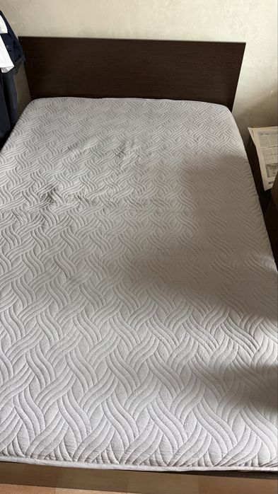 Продам кровать полуторку