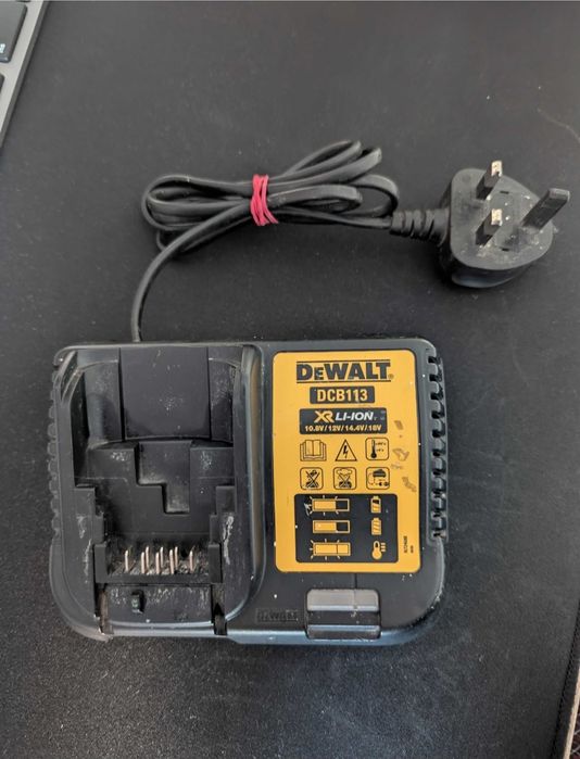 Încărcător dewalt 18v original
