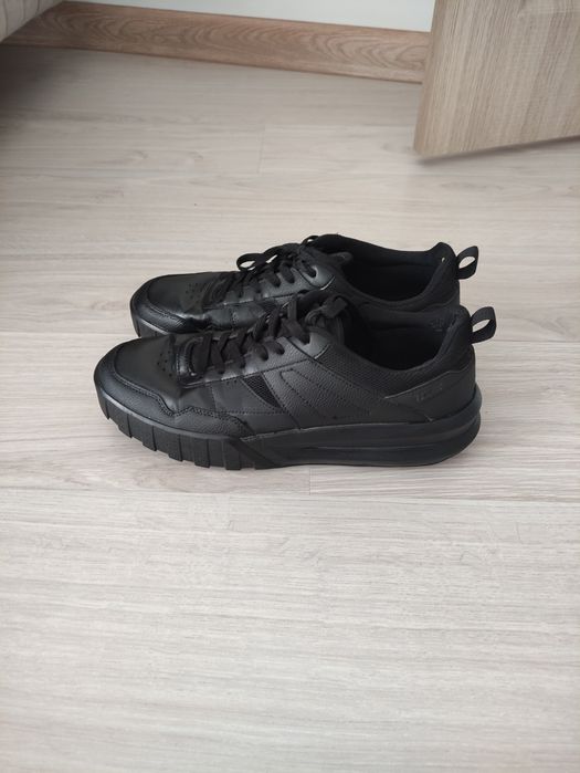 Кроссовки 44 размер