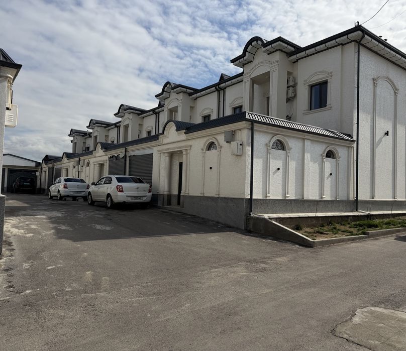 Коттедж сотилади  уч кахрамон гулистон масжид