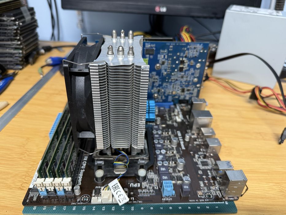 Kit placa de baza Amd FX 8350 8-core 4.00 ghz 8gb ram 1 gb video