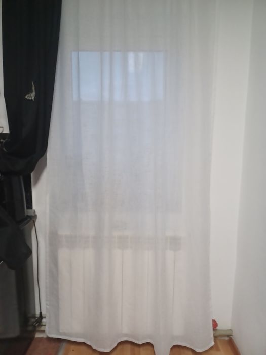 Perdea albă     .
