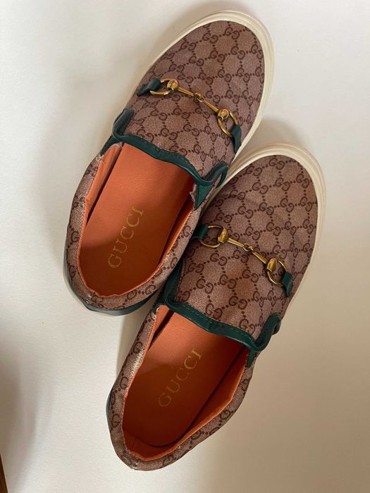 Красивые кроссовки и макасины