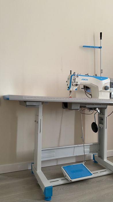 Jack F4 швейная машина