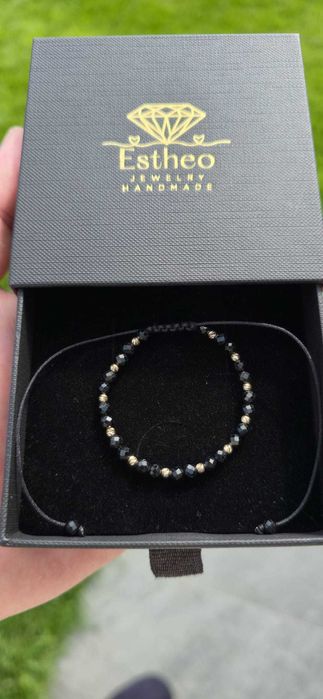 Brățară handmade cu aur 14K (bile 2.5 mm) și mărgele negre fațetate, reglabilă, unisex – elegantă, cutie premium