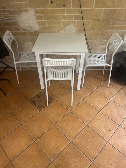 Продам столы и стулья