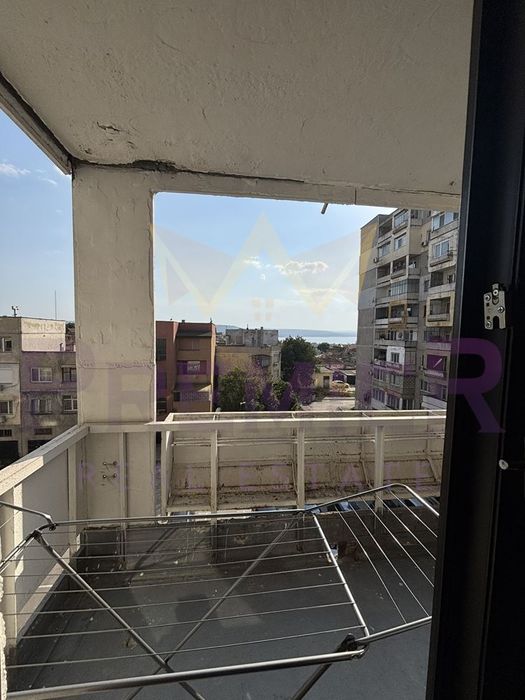 Продава се Тристаен апартамент в Варна, Автогара - 72 кв.м за 1445 €/кв.м - Снимка #4