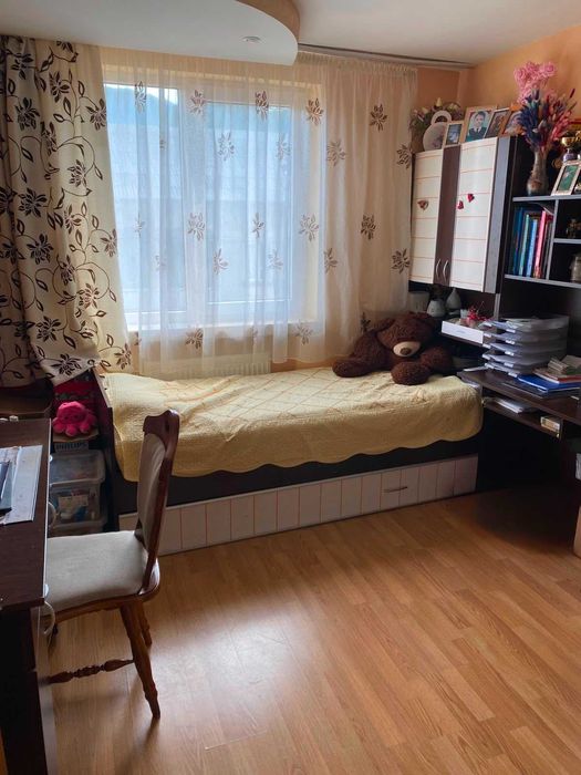 Apartament 3 Camere Decomandate | Zona Centrală | 2 Băi & 2 Parcări & Pod Privat