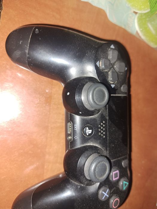 Dau la schimb ps4 pro cu jocuri,gta 5 ,rocket league,roblox,fortnite,red dead redemption 2,fifa 20,21,22 ,FC 24,25,26 ,goat simulator etc.