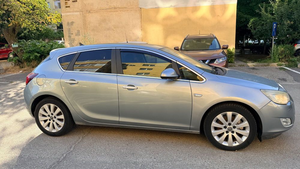 Opel astra J fabricatie iulie 2010 ITP valabil inmatriculata RO