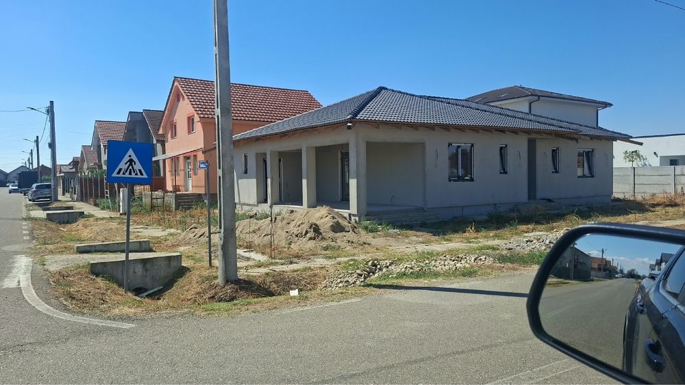 Casa de vanzare semi finisata !