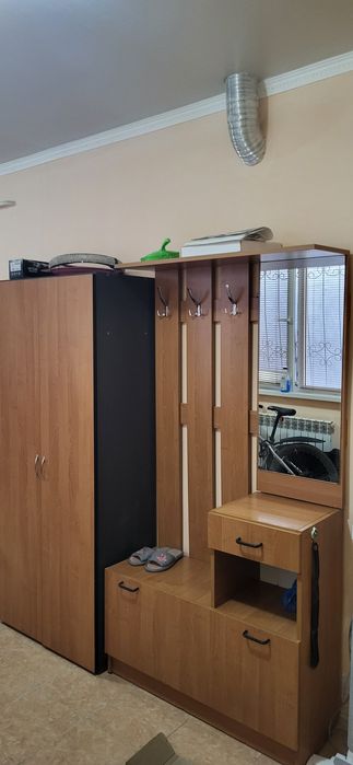 Шкаф в прихожую б/у