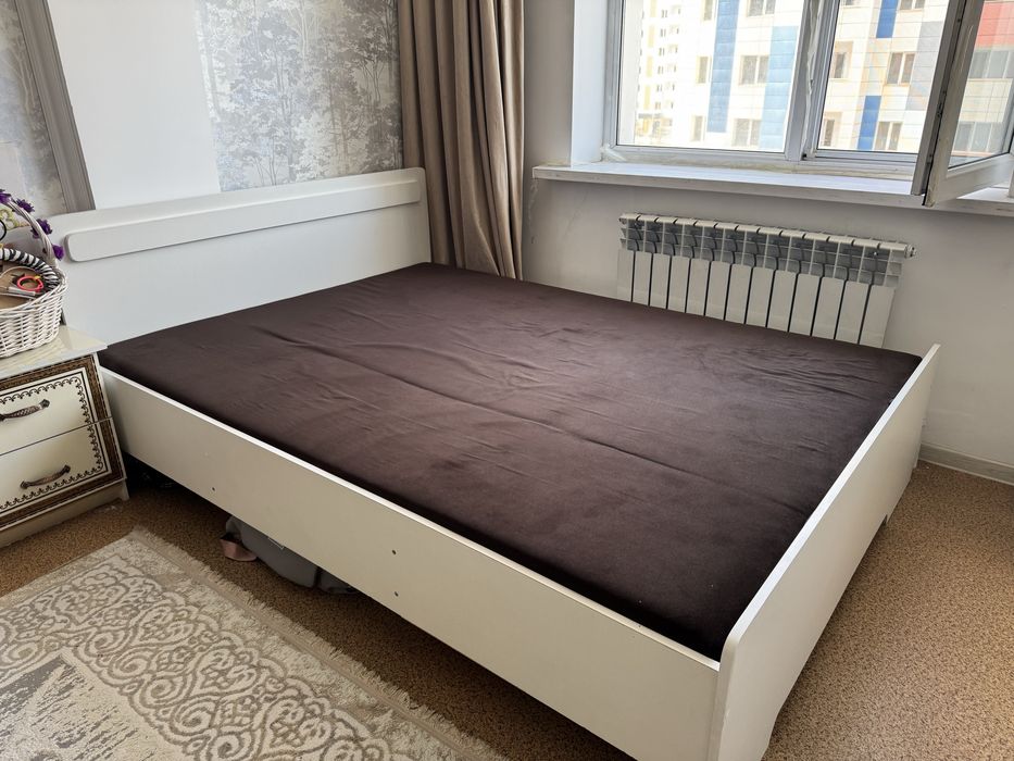 Продам кровать полуторка с матрасом