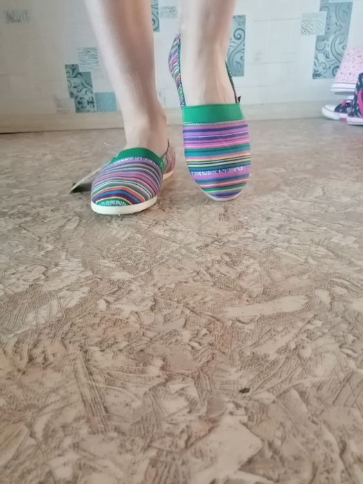 Продам подростковую обувь