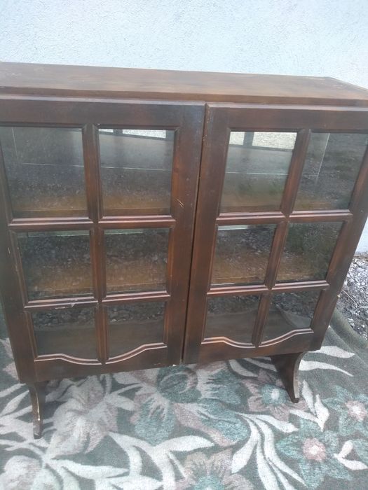 Ретро витрина ,дърво и стъкло .