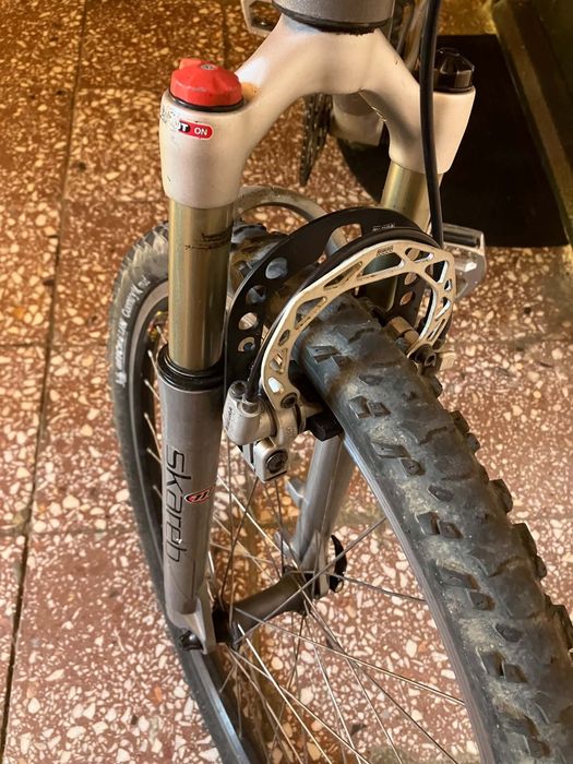 Mountain bike cube Aluminium hidraulic de26 fb