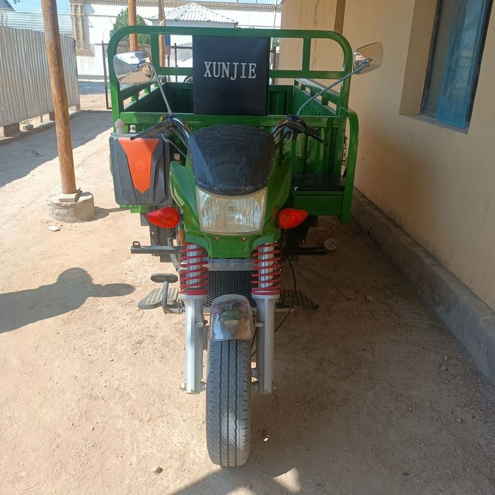Xunjie motosikl sotiladi 2022yil olingan 2700km yurgan