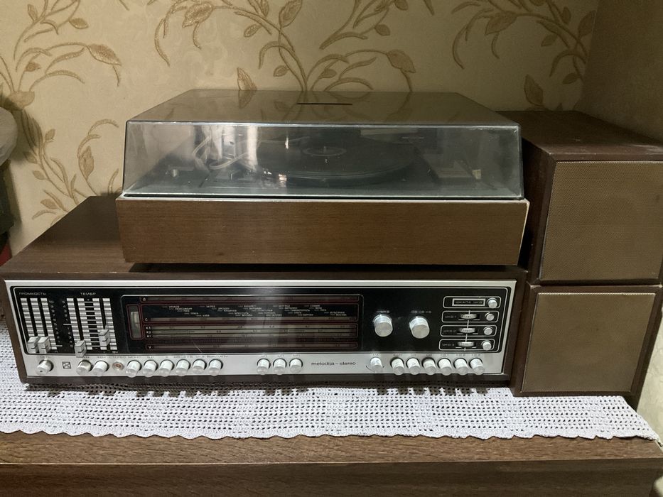 Радиола Мелодия Стерео 104
