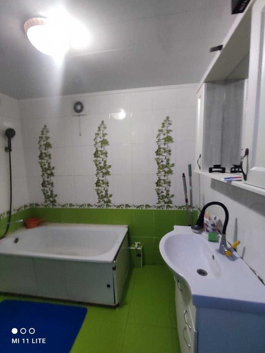 3 комнатная / на 2 микрорайоне