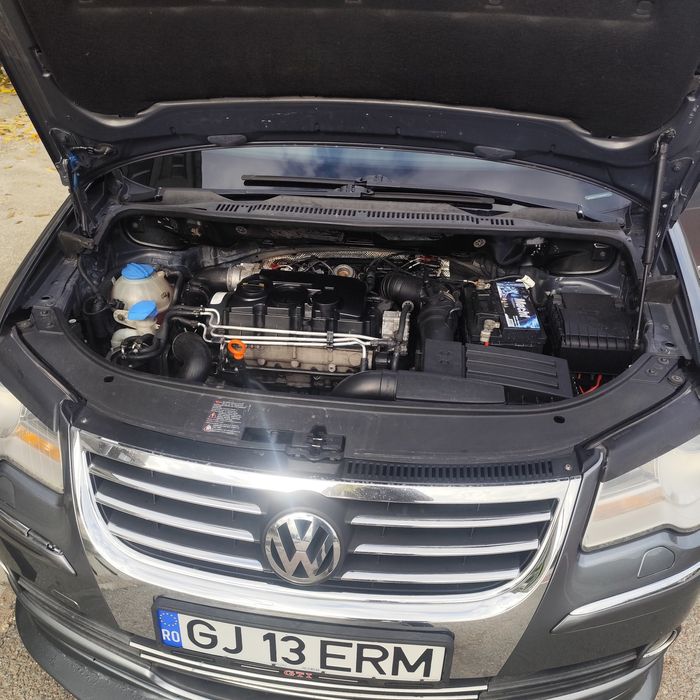 Vând Touran in stare foarte buna