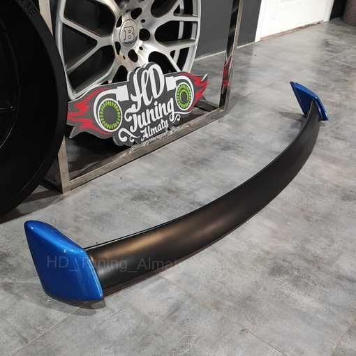 Спойлер на стекло Subaru Impreza GDB