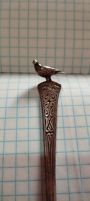 Брошки серебро и ложка серебро коллекционные