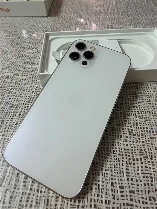 Iphone 12 pro в идеальном состоянии