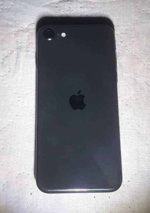 iphone Se 2020 srochna naqtga sotiladi 100$