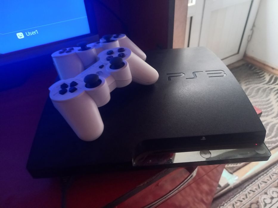 PS3 slim holati ideal tiniq 2 djoystik bor o'yinlar yozilgan