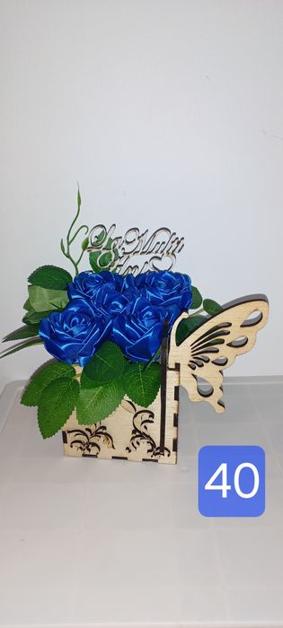 Aranjament trandafiri saten