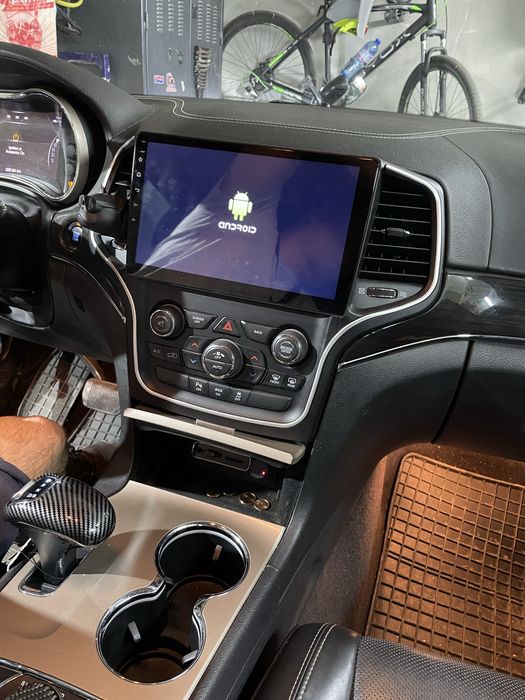 Навигация за jeep grand cherokee