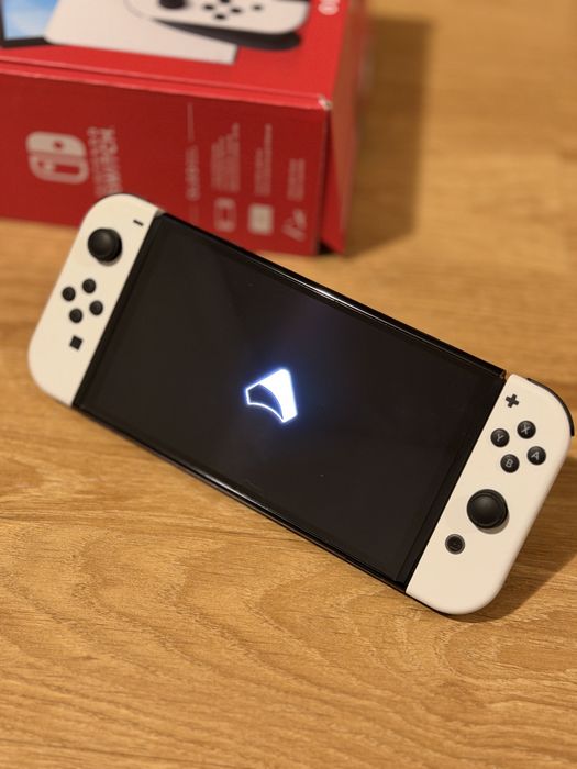 Nintendo Switch Oled modata cu chip plus card 256Gb