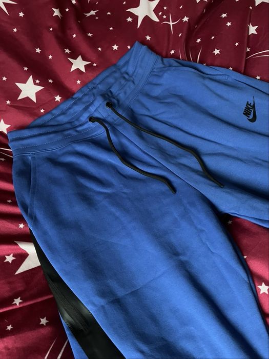 Pantaloni Nike Tech