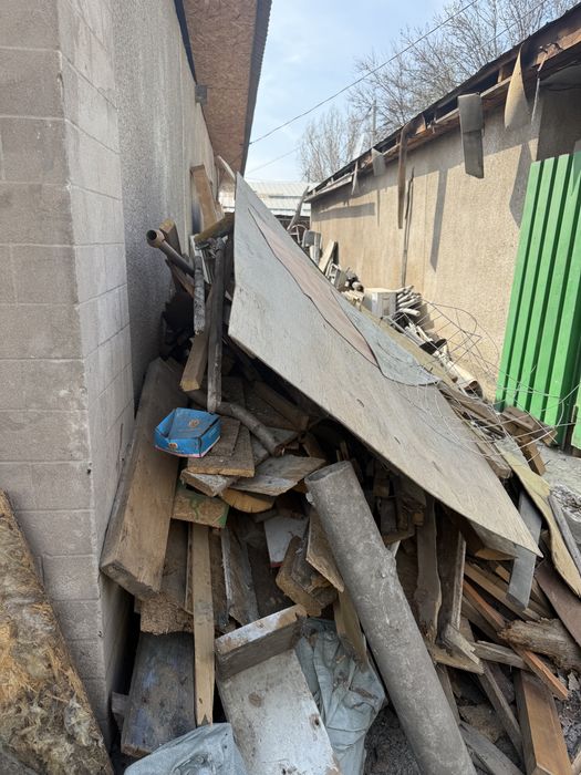 Дрова, старые доски