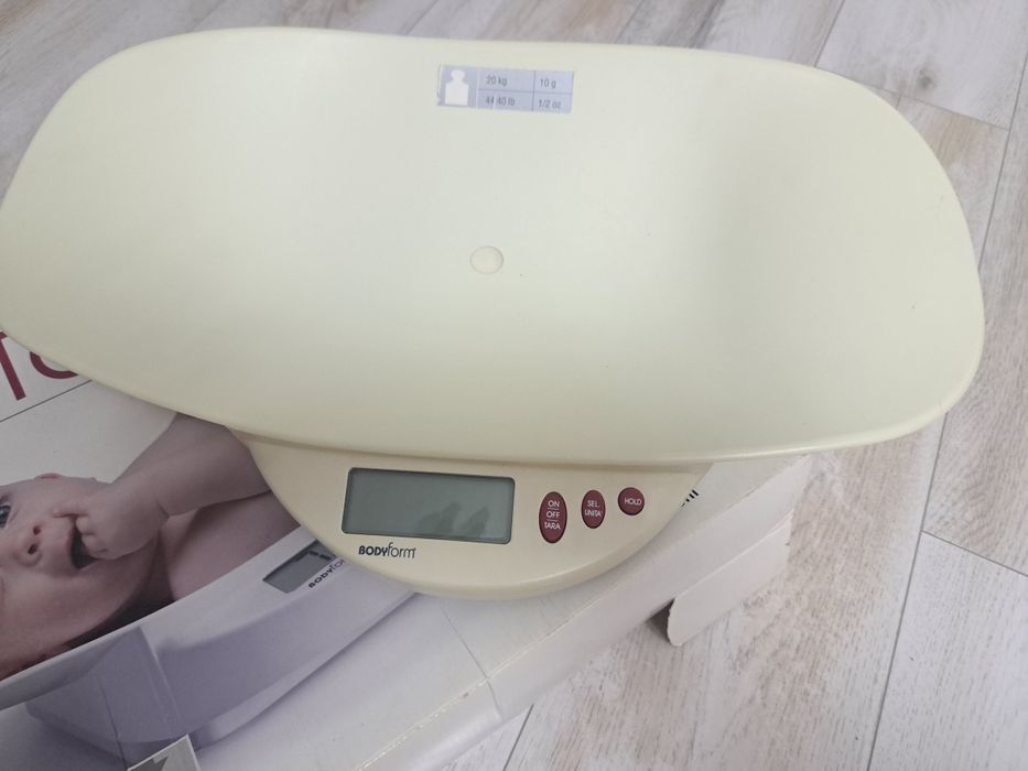 Vand Cantar bebelusi Laica Bodyform BM 4500