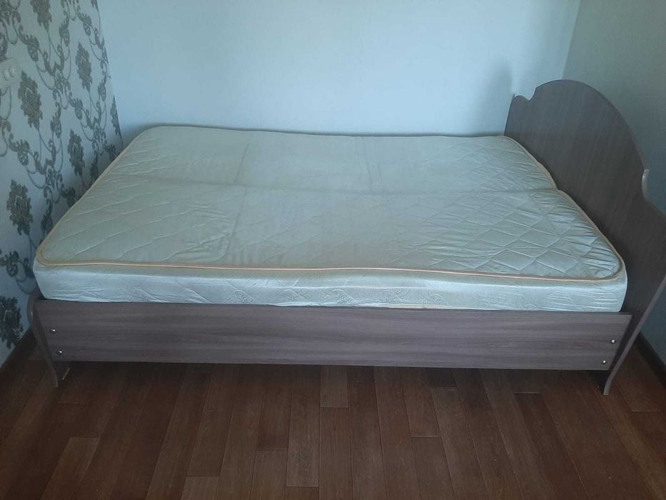 Продам кровать 160*200 и 180*200