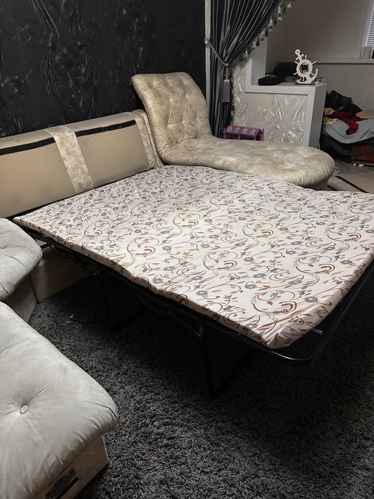 Диван угловой раскладной . Транформер .