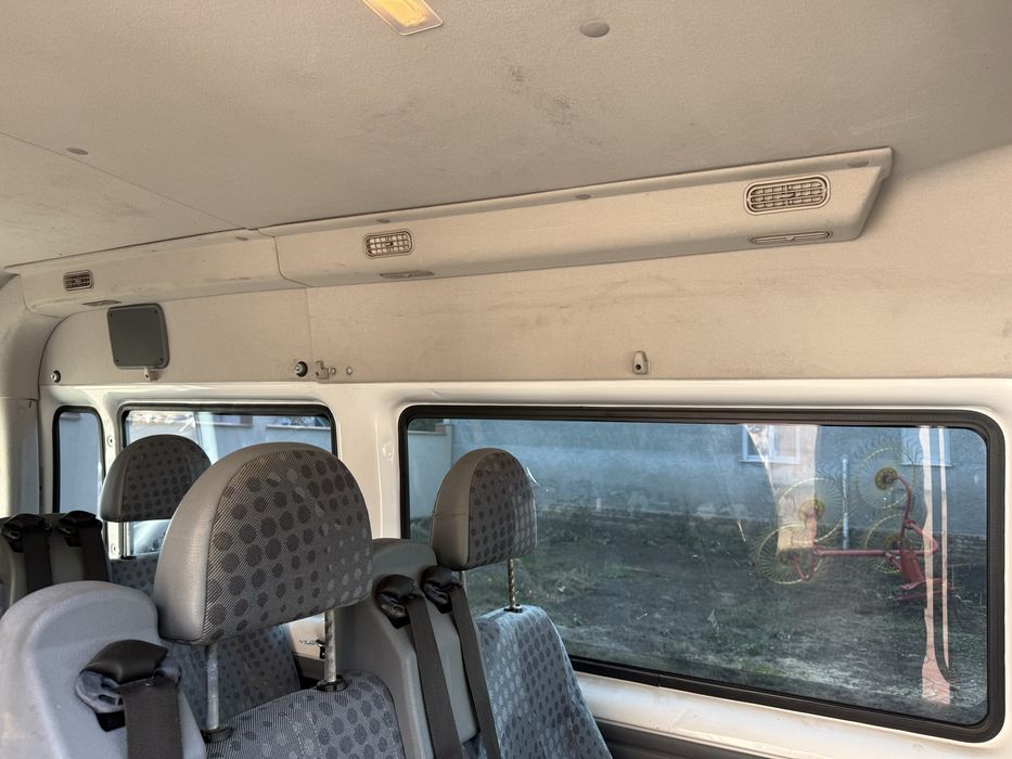 Ford Transit 8+1