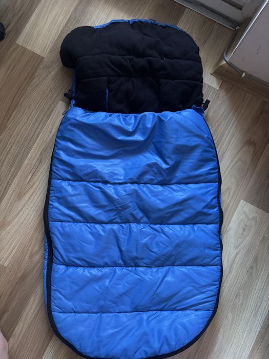 Cybex beezy с пълно легнало положение