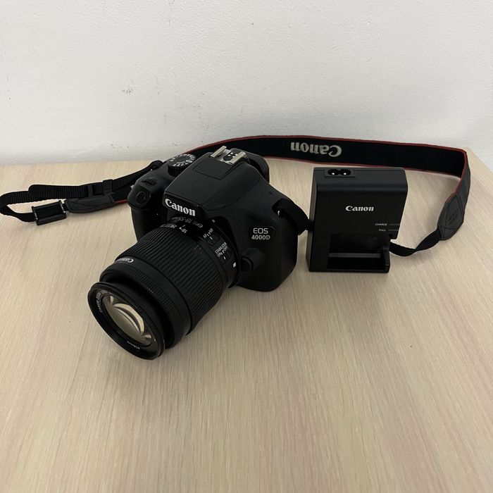 Зеркальный фотоаппарат Canon 4000d